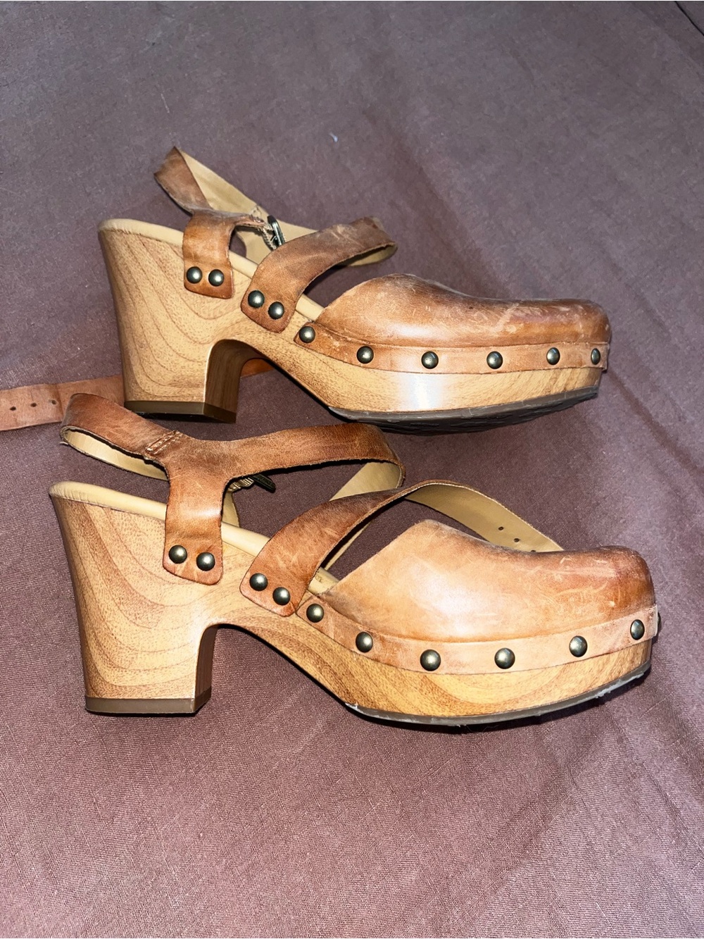Women’s Korks Tan Leather Clog Heels with Stud Detail